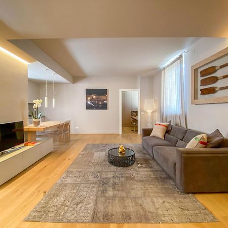 Time To Be - Luxury Apartments Centro Storico ペスキエーラ・デル・ガルダ エクステリア 写真