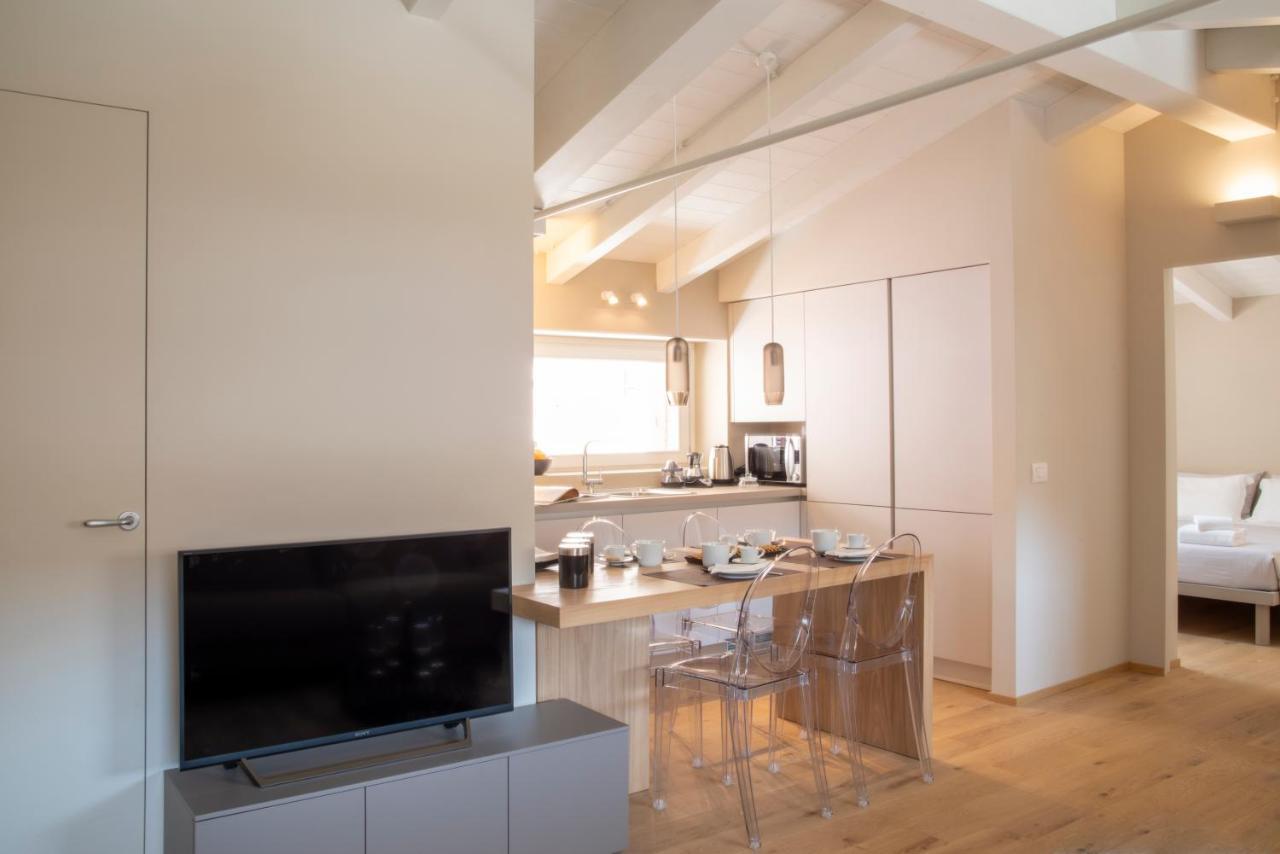 Time To Be - Luxury Apartments Centro Storico ペスキエーラ・デル・ガルダ エクステリア 写真