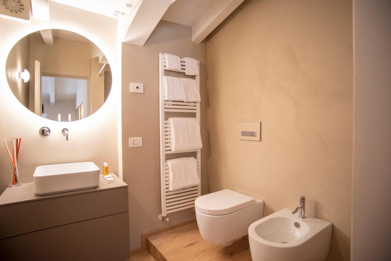 Time To Be - Luxury Apartments Centro Storico ペスキエーラ・デル・ガルダ エクステリア 写真
