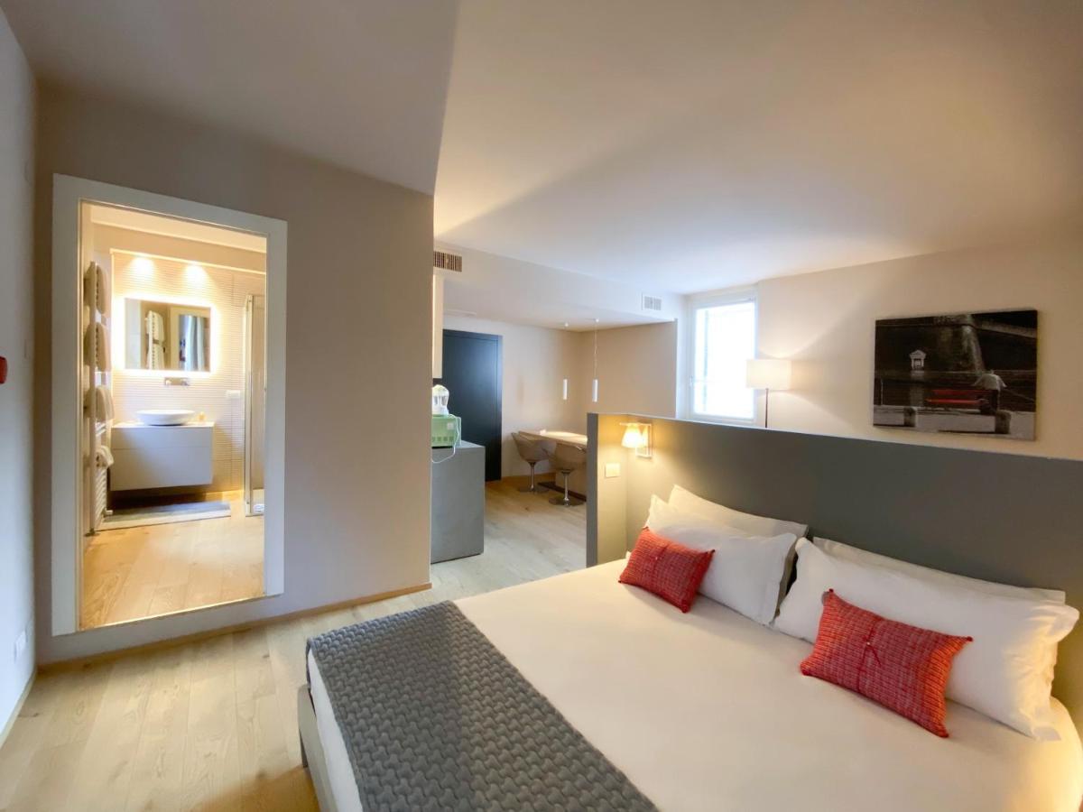 Time To Be - Luxury Apartments Centro Storico ペスキエーラ・デル・ガルダ エクステリア 写真