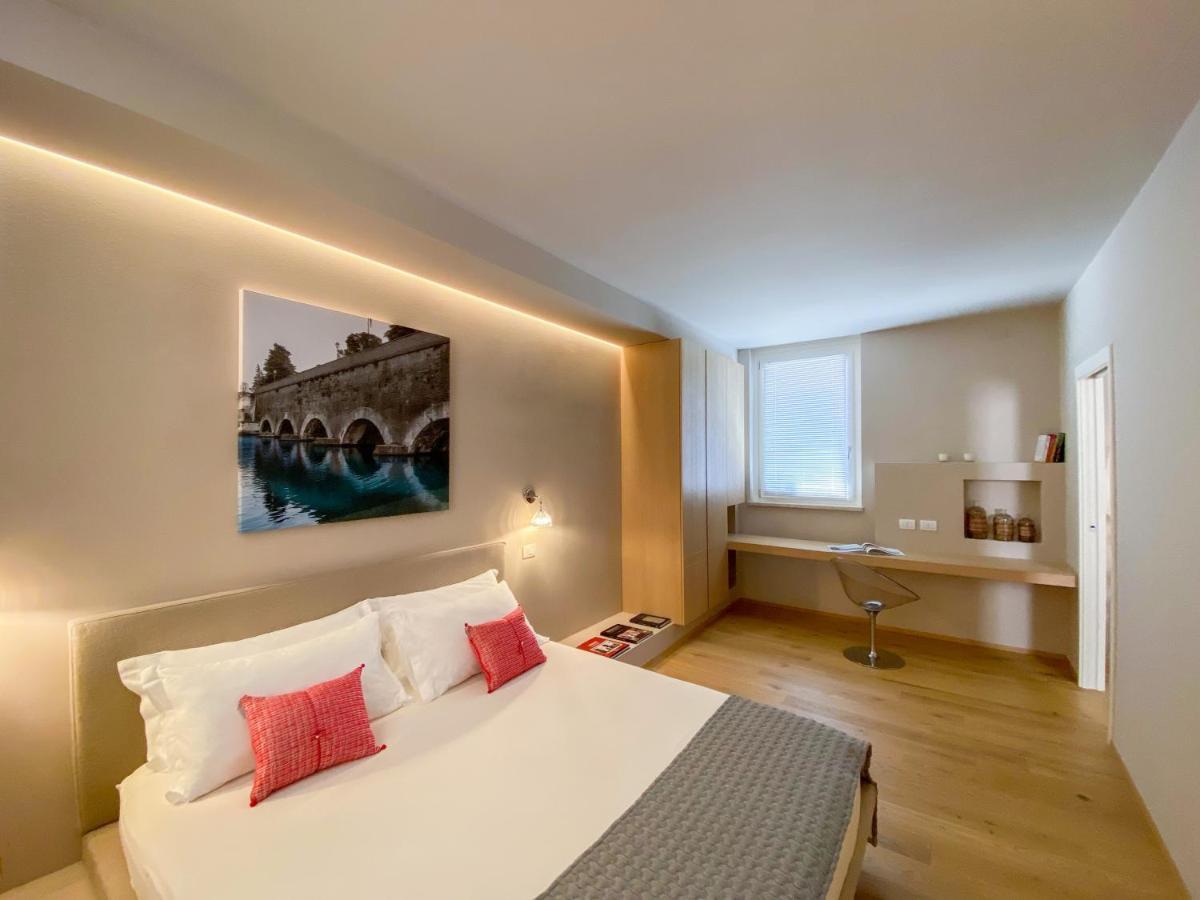 Time To Be - Luxury Apartments Centro Storico ペスキエーラ・デル・ガルダ エクステリア 写真