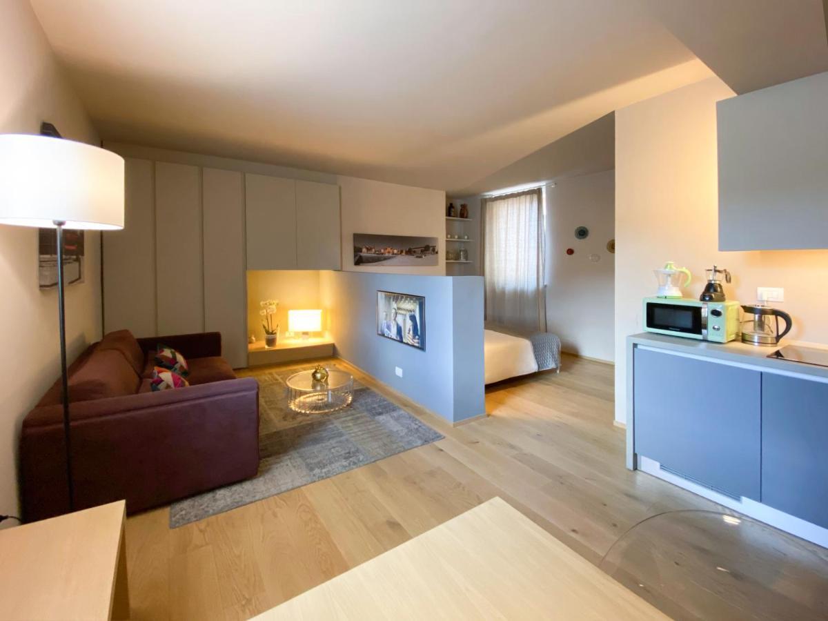 Time To Be - Luxury Apartments Centro Storico ペスキエーラ・デル・ガルダ エクステリア 写真