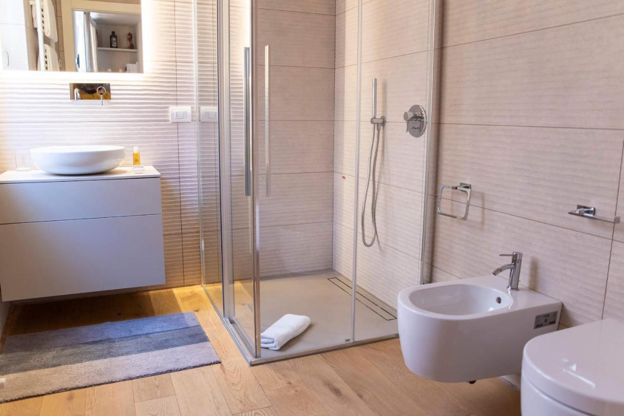 Time To Be - Luxury Apartments Centro Storico ペスキエーラ・デル・ガルダ エクステリア 写真