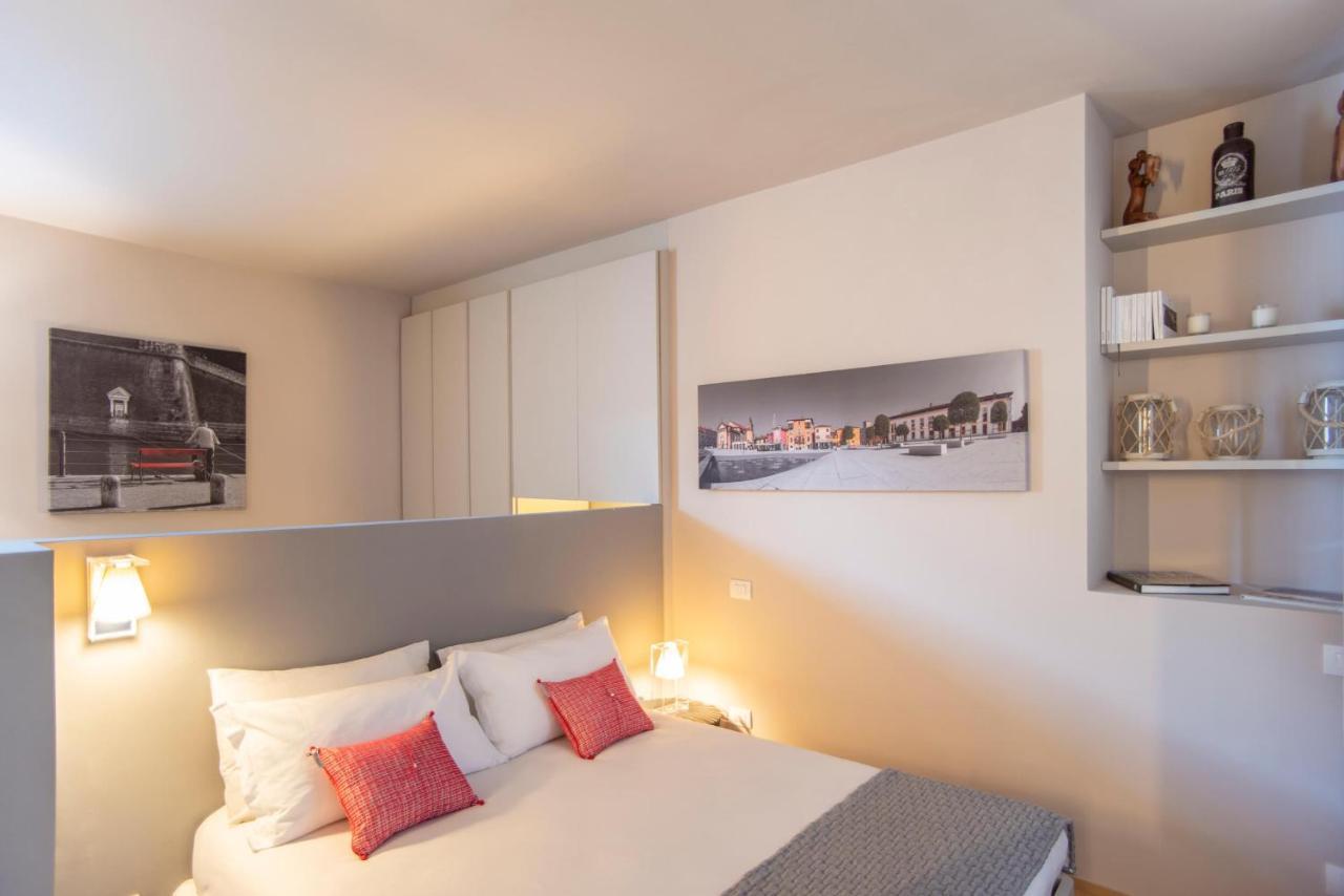 Time To Be - Luxury Apartments Centro Storico ペスキエーラ・デル・ガルダ エクステリア 写真