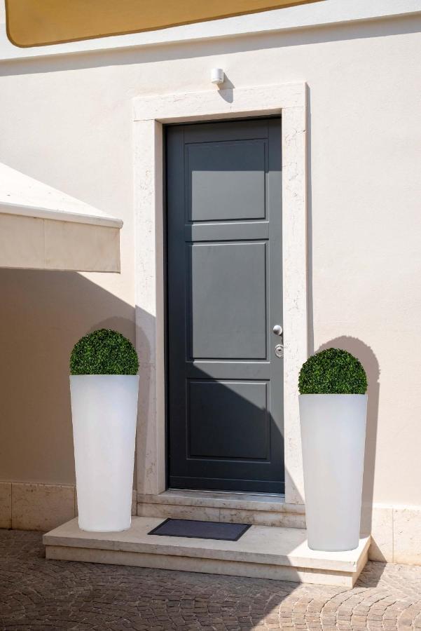 Time To Be - Luxury Apartments Centro Storico ペスキエーラ・デル・ガルダ エクステリア 写真