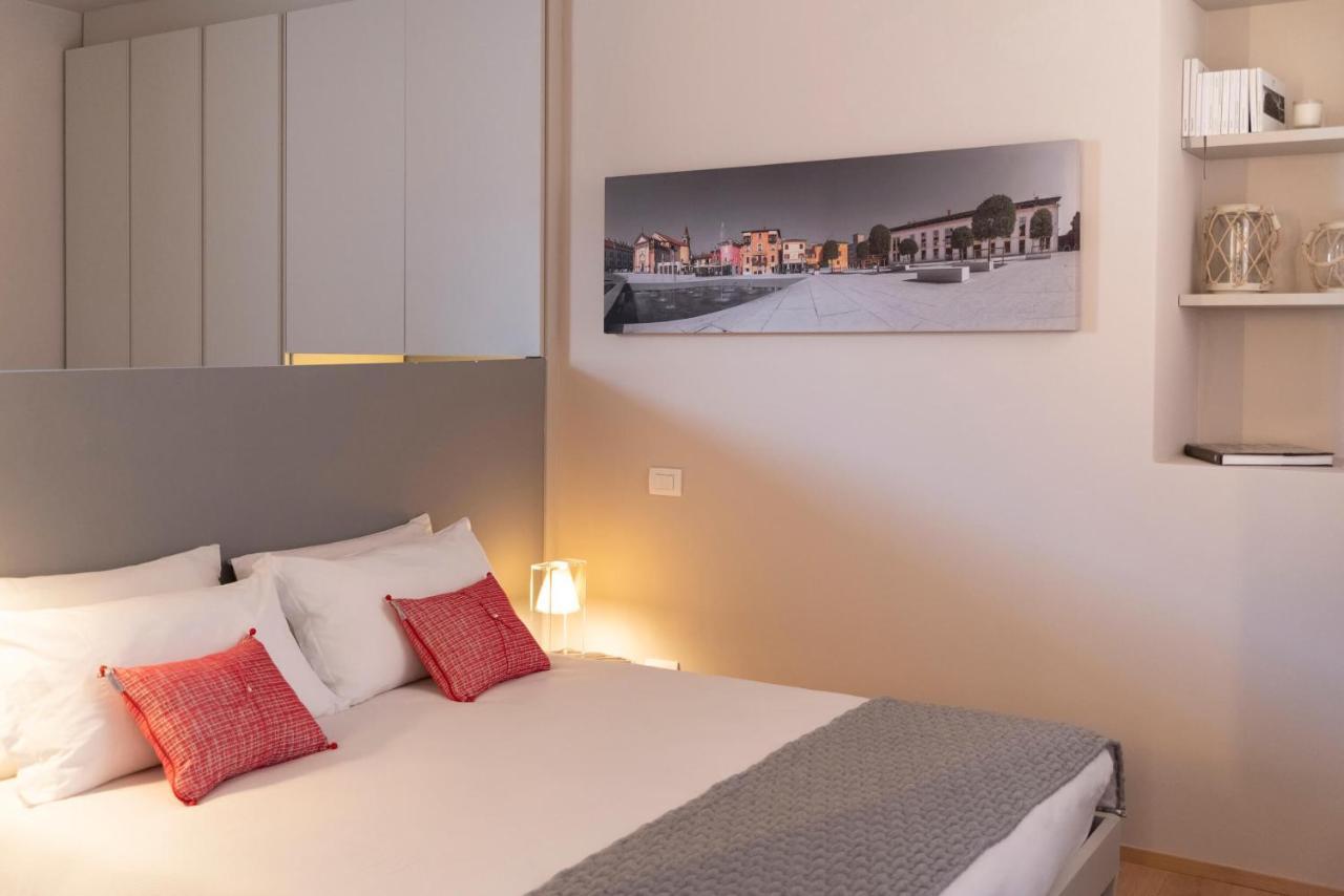 Time To Be - Luxury Apartments Centro Storico ペスキエーラ・デル・ガルダ エクステリア 写真