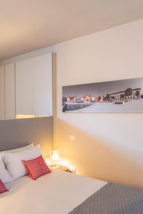 Time To Be - Luxury Apartments Centro Storico ペスキエーラ・デル・ガルダ エクステリア 写真