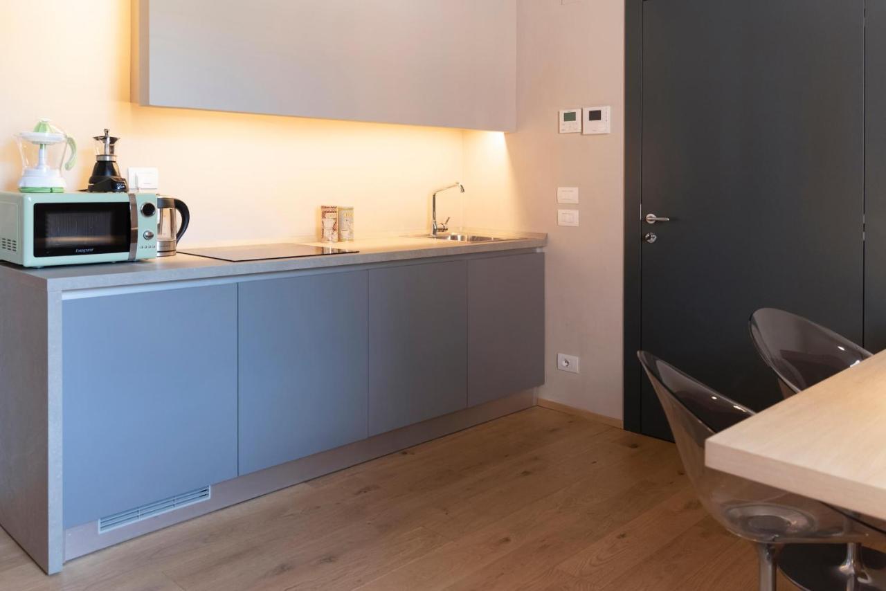 Time To Be - Luxury Apartments Centro Storico ペスキエーラ・デル・ガルダ エクステリア 写真