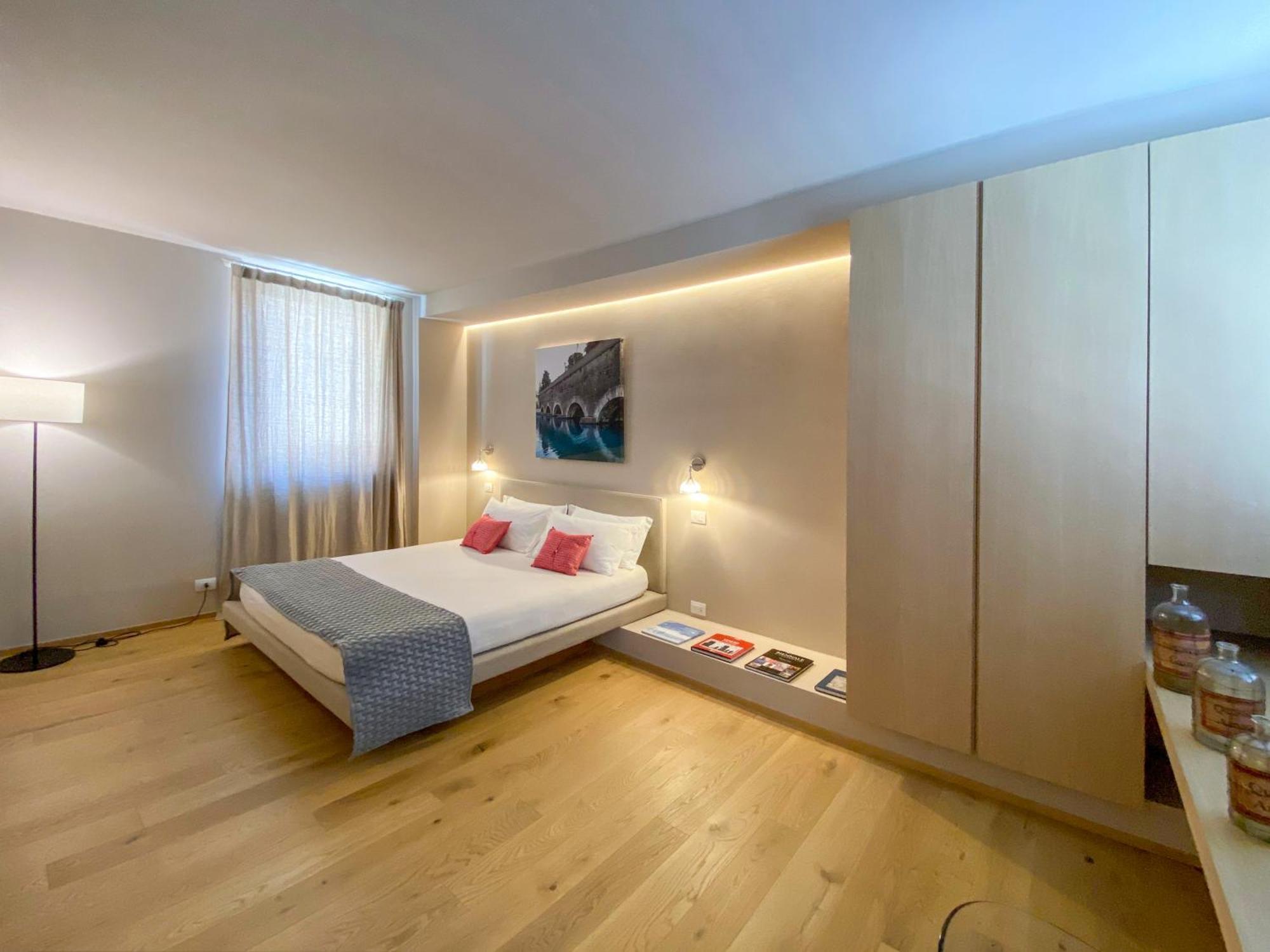 Time To Be - Luxury Apartments Centro Storico ペスキエーラ・デル・ガルダ エクステリア 写真