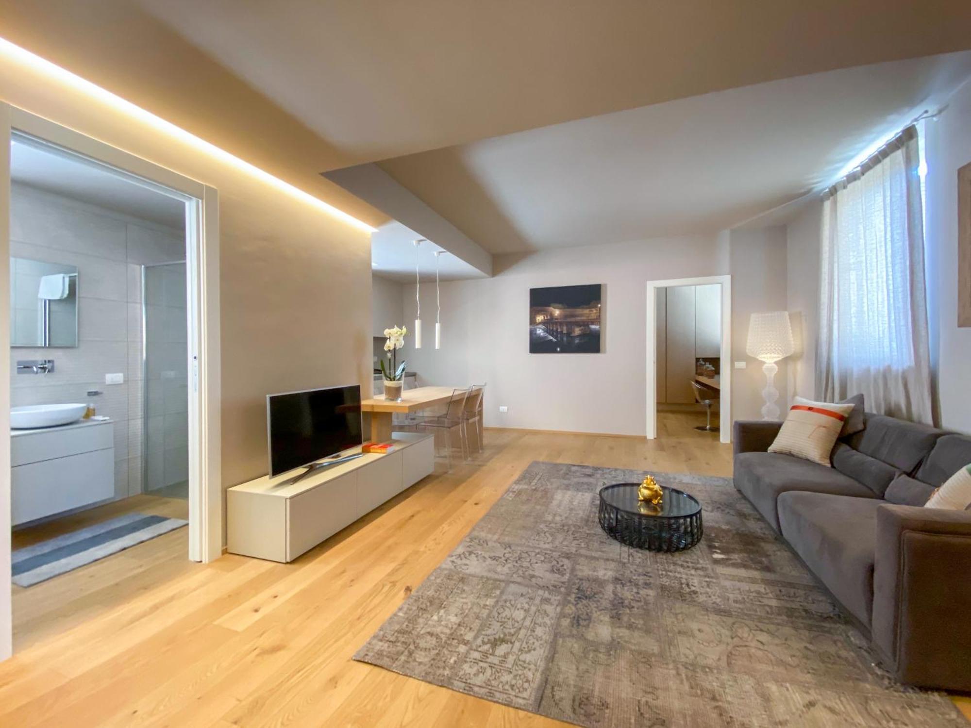 Time To Be - Luxury Apartments Centro Storico ペスキエーラ・デル・ガルダ エクステリア 写真