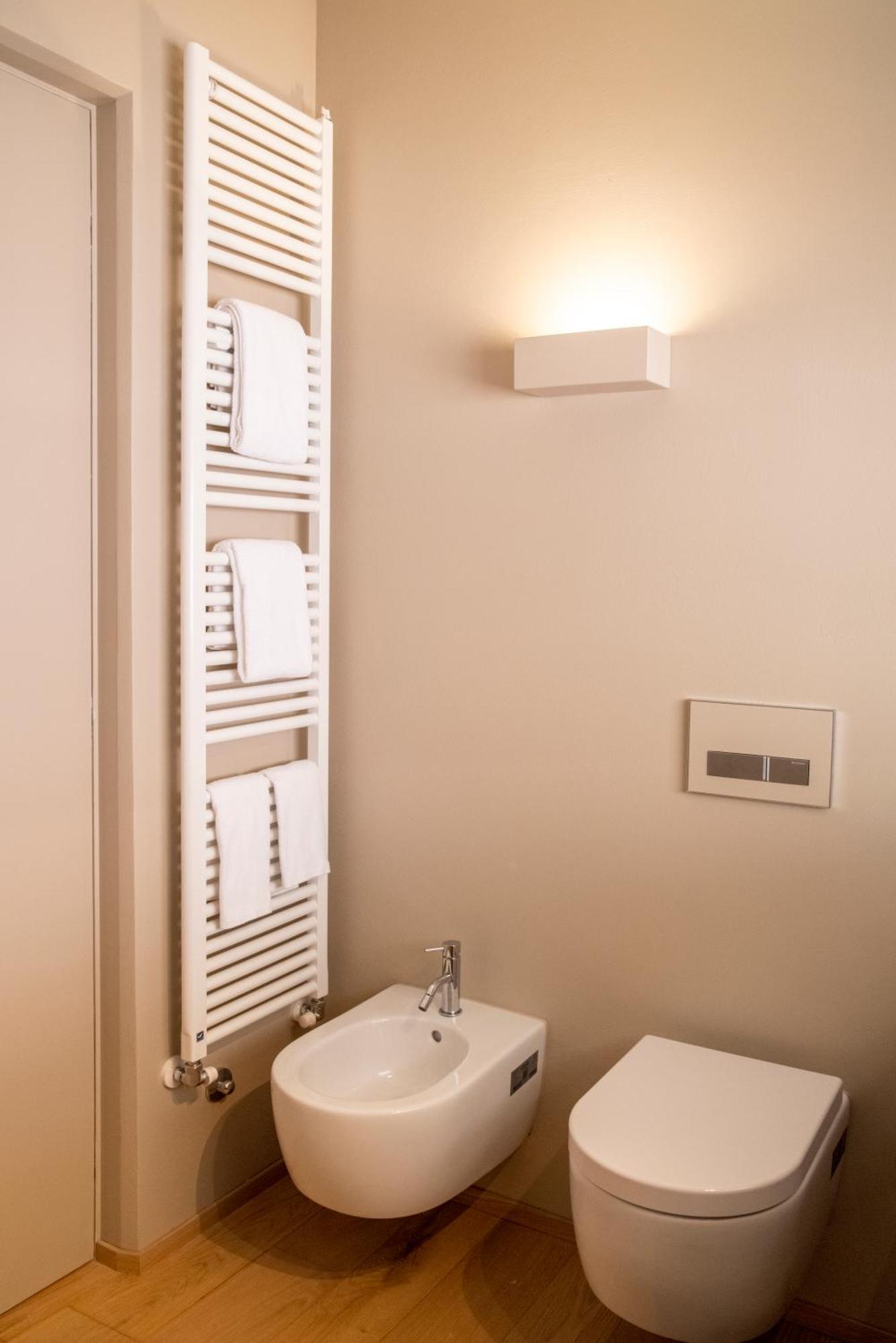 Time To Be - Luxury Apartments Centro Storico ペスキエーラ・デル・ガルダ エクステリア 写真